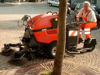 Handkehrmaschiene in der Altstadt