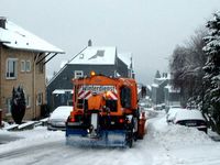 Streufahrzeug der REB im Einsatz