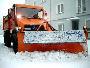 Schneepflug der REB im Einsatz Schneepflug der REB im Einsatz